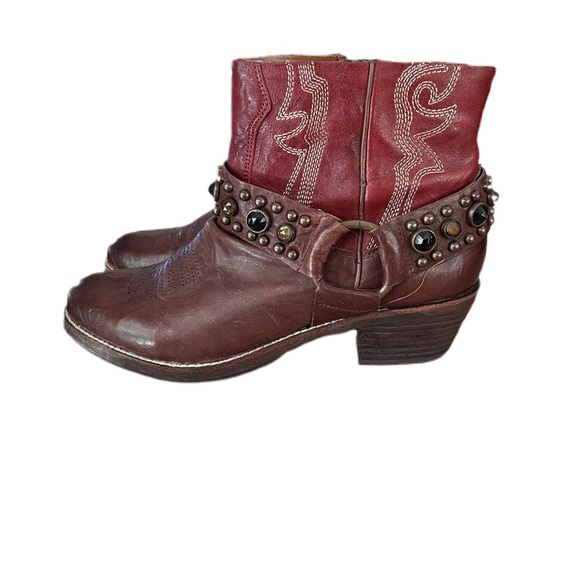 Sam Edelman Studded Skylar Bootie - Picture 3 of 8